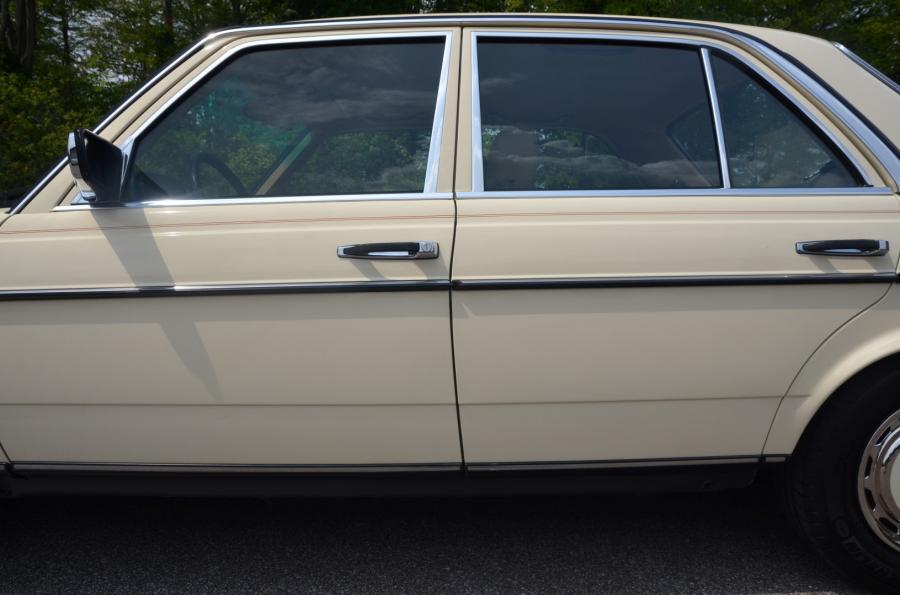 Детали экстерьера Mercedes-Benz 240 D (Bm.123.123) 1983 года  (EU) (фото 22 из 80)